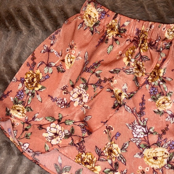Floral silk shorts - Picture 1 of 5